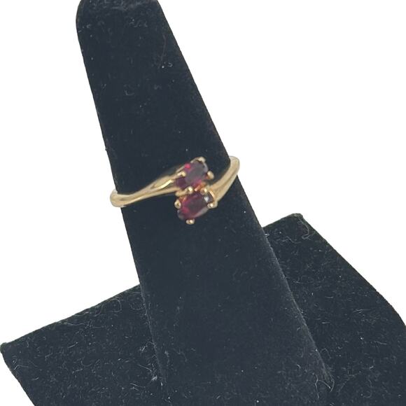 Red stone gold plated double stone ring - Picture 1 of 3
